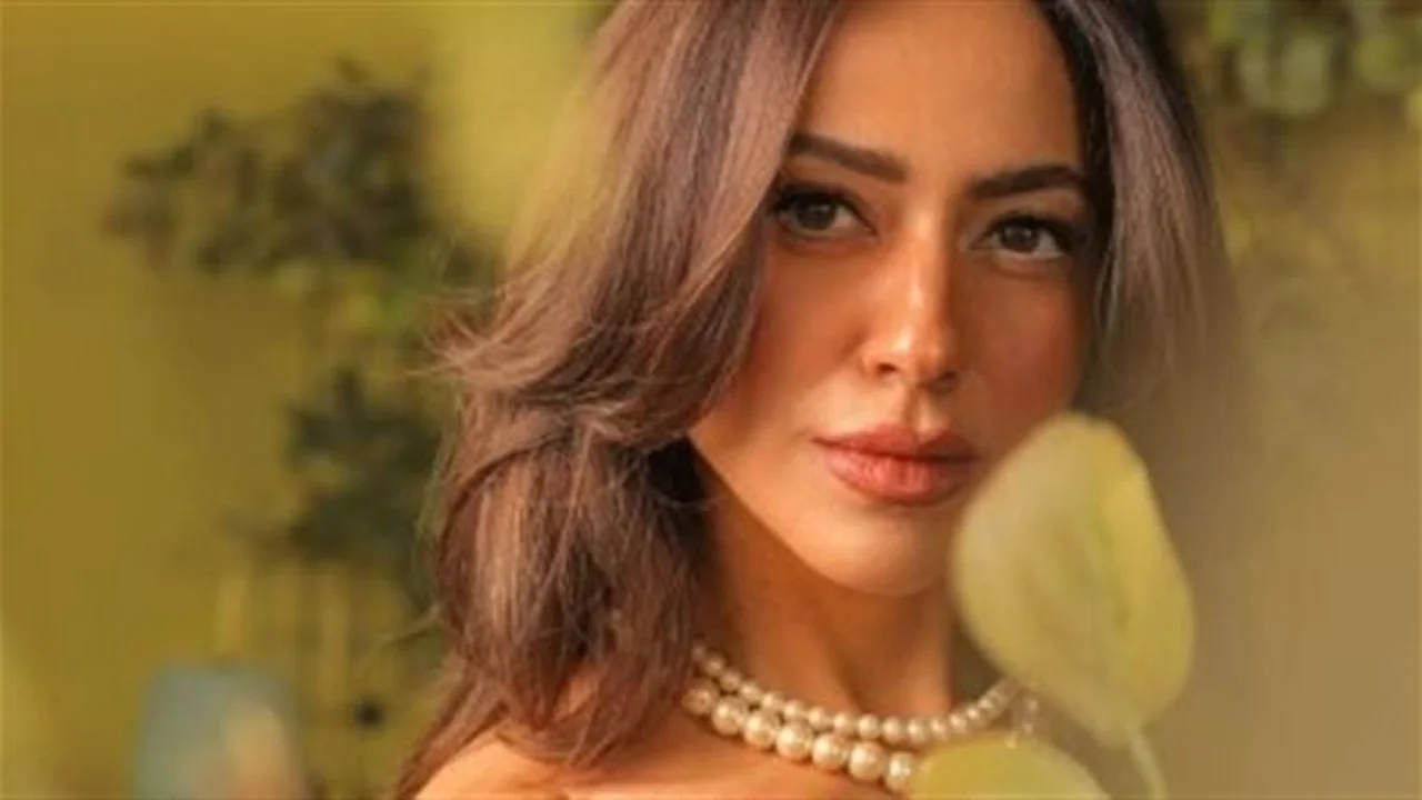 نجوم ملهمون.. هند عبد الحليم تكشف أسرار التزامها الفني